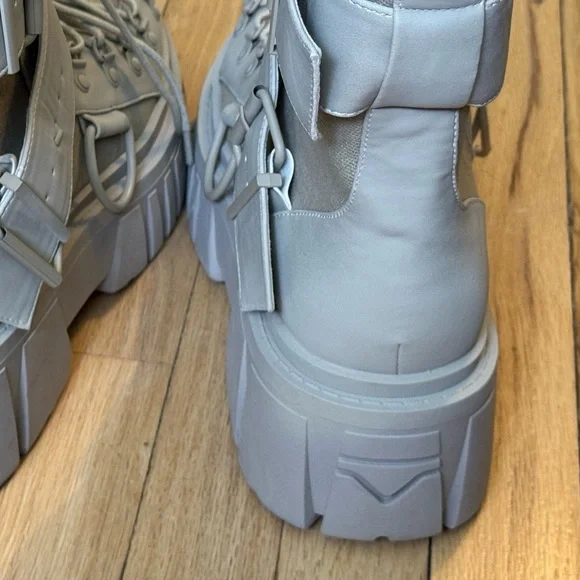NEW Dolls Kill Club Exx Low Traitor Boots - Light Gray 10 - Picture 4 of 4
